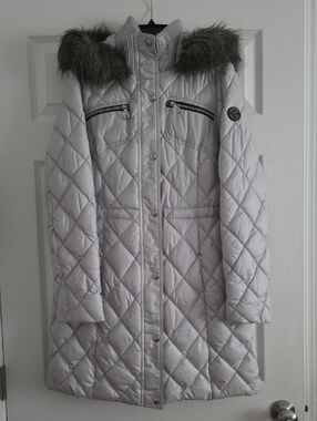 Guess Quilted Long Puffer Coat with Faux-Fur Hood - Light Gray